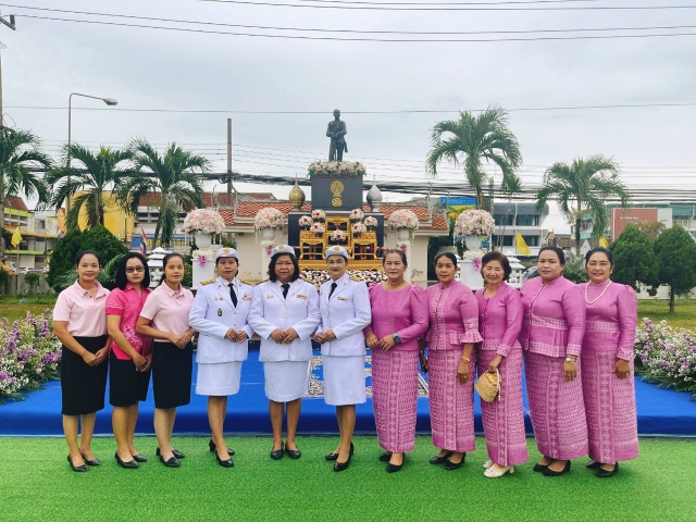 เข้าร่วมพิธีวางพวงมาลา เนื่องในวันคล้ายวันสวรรคตของพระบาทสมเด็จพระจุลจอมเกล้าเจ้าอยู่หัว