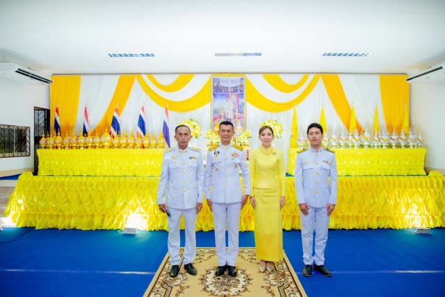 พิธีถวายเครื่องราชสักการะและวางพานพุ่ม และพิธีจุดเทียนถวายพระพรชัยมงคล เนื่องในโอกาสมหามงคล พระราชพิ
