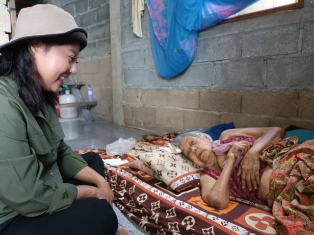 ลงพื้นตรวจเยี่ยมผู้ขอรับการช่วยเหลือผู้ประสบปัญหาทางสังคม (ผู้มีรายได้น้อย)