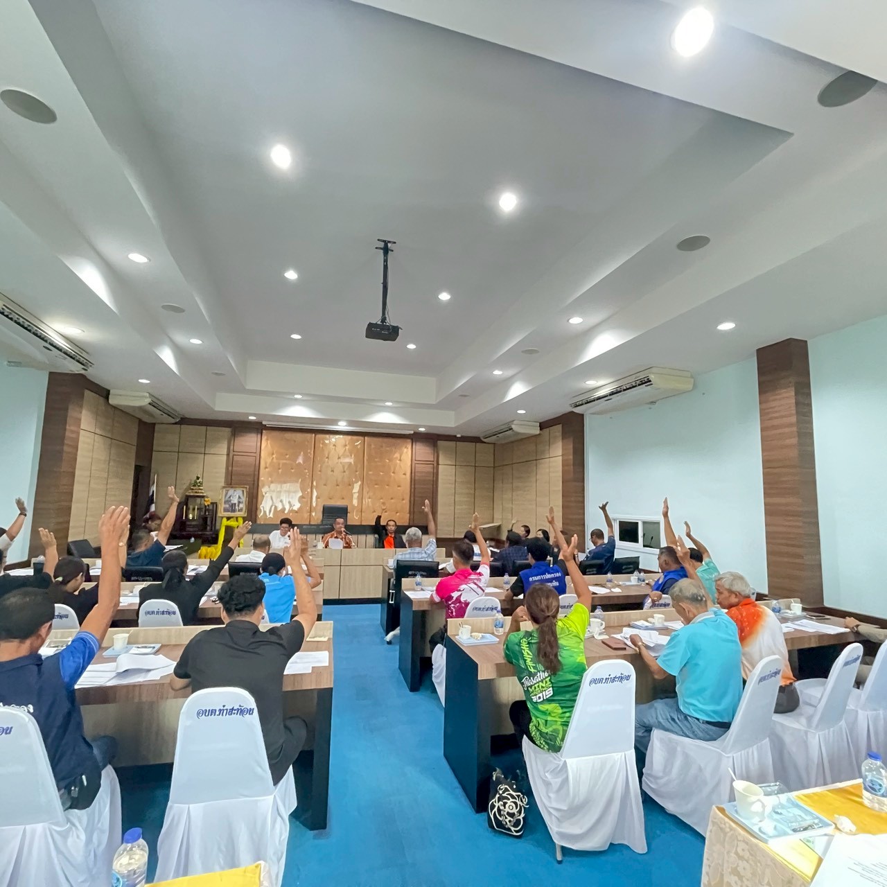 ประชุมพิจารณาร่างแผนพัฒนาท้องถิ่น (พ.ศ.2566 - 2570) เพิ่มเติม ครั้งที่ 1/2569 และร่างแผนพัฒนาท้องถิ่น (พ.ศ.2566-2570) เปลี่ยนแปลง ครั้งที่ 1/2569 พิจารณาปัญหาและความต้องการจากการประชาคมหมู่บ้าน เพื่อจัดทำแผนพัฒนาท้องถิ่น (พ.ศ.2571-2575)🙋🏻‍♂️🙋🏻‍♀️